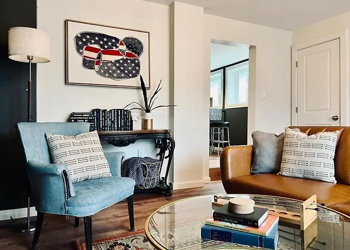 Apartment Off Street Parking Mins From Dtwn And Stadiums *