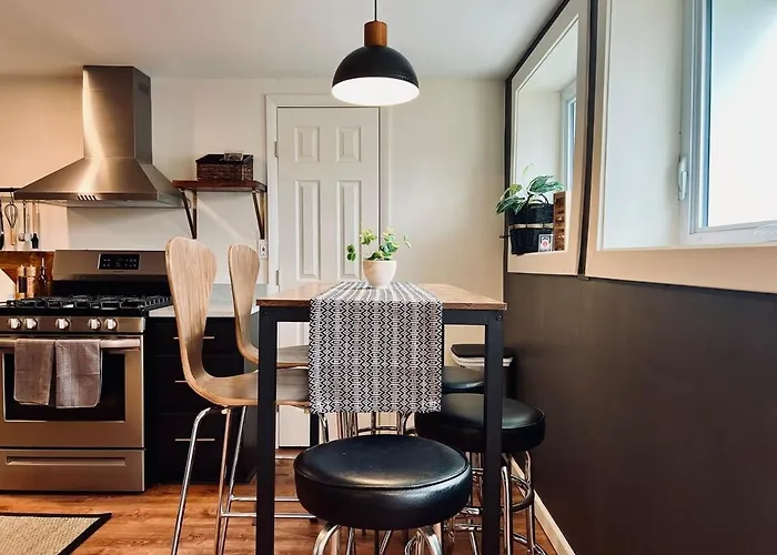 Off Street Parking Mins From Dtwn And Stadiums *