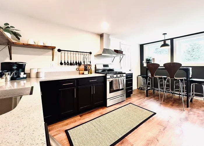 Off Street Parking Mins From Dtwn And Stadiums * Pittsburgh