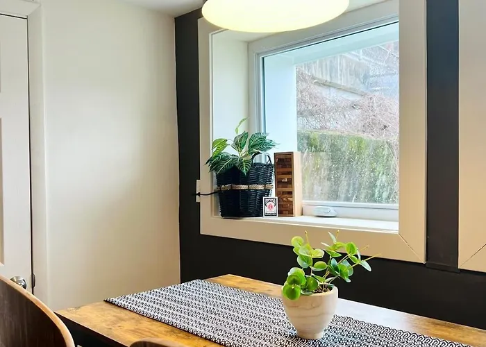 Off Street Parking Mins From Dtwn And Stadiums *